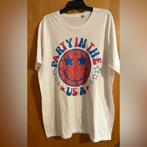NWT XXL Party in the USA t-shirt.